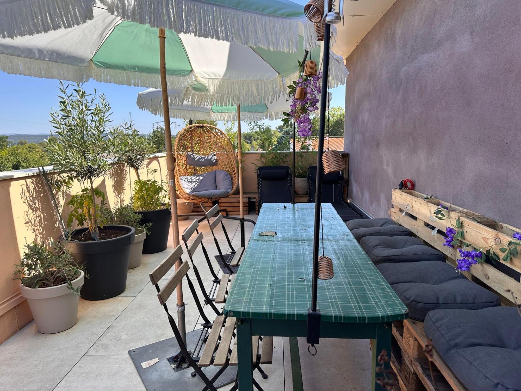 Joli Studio Le Clos D'Aix Avec Grande Terrasse Piscine Et Parking Gratuit エクス＝アン＝プロヴァンス エクステリア 写真